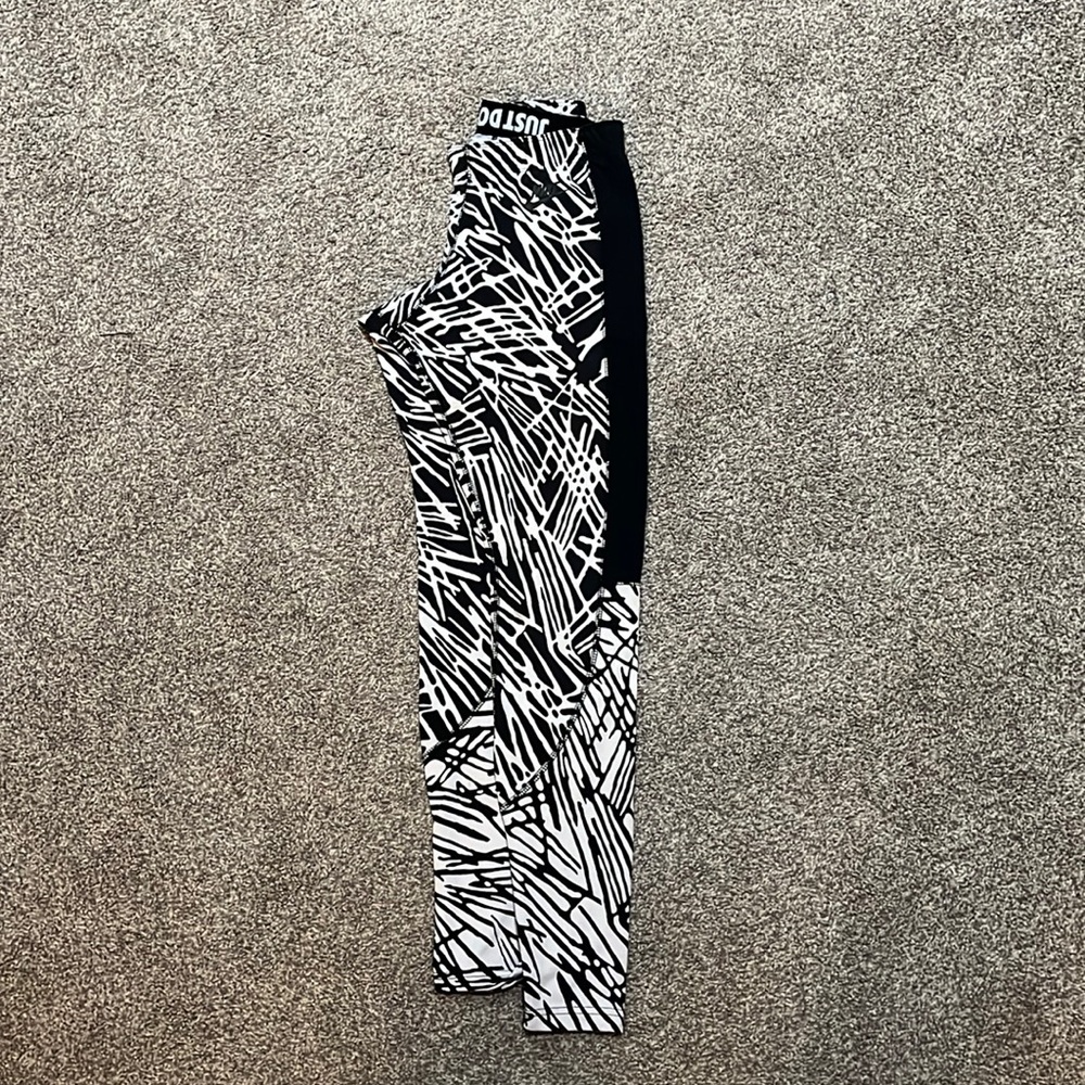 Women’s Nike leggings